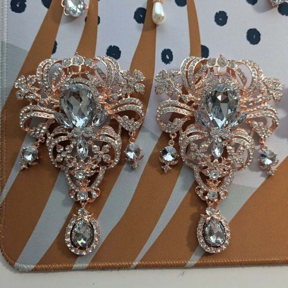 Set of 10 Brooches/Pins